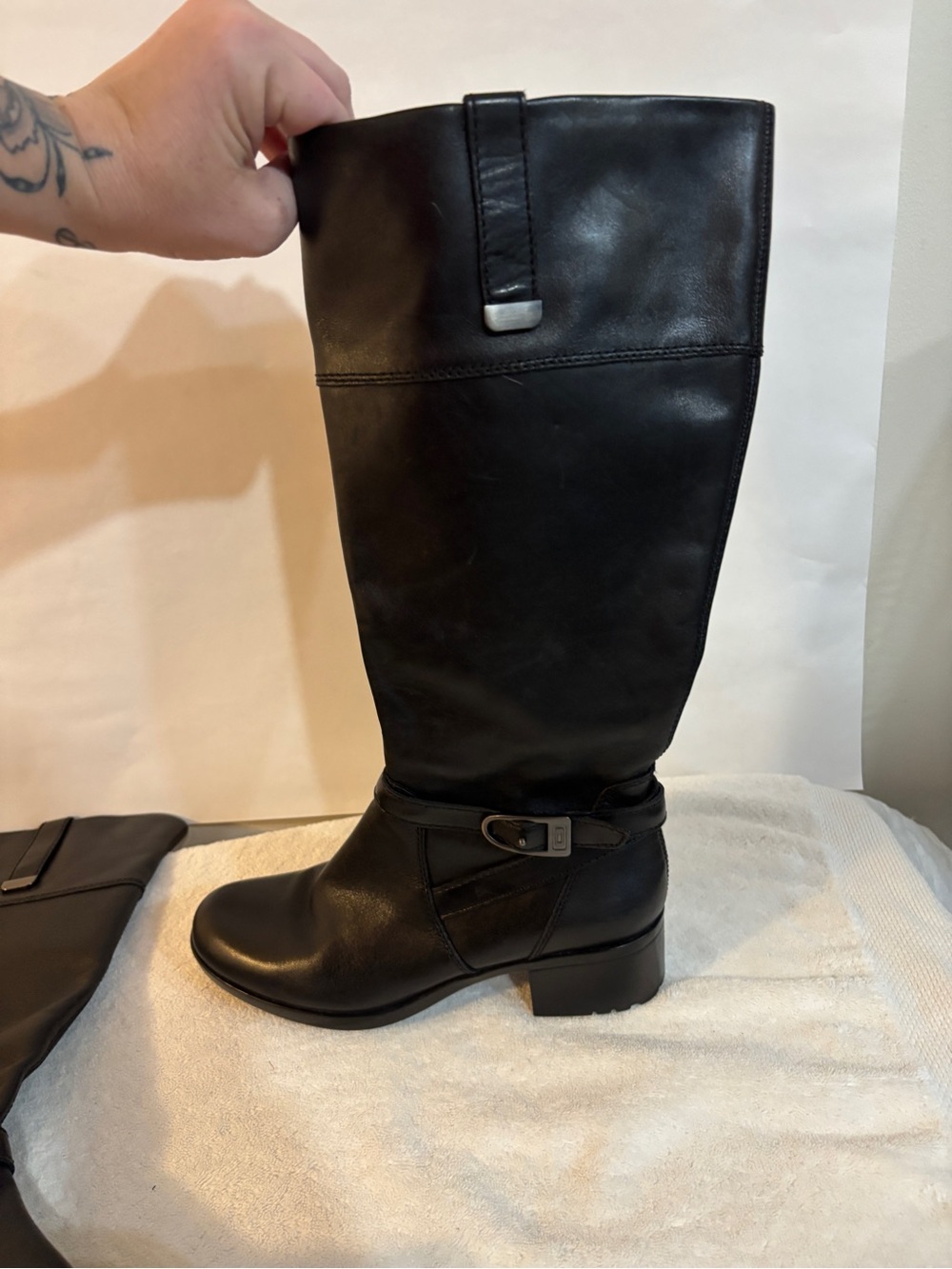 Bandolino Black Leather Mid-Heel Knee Boots - Picture 4 of 9